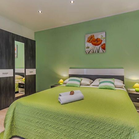 בול Apartment Adriano מראה חיצוני תמונה
